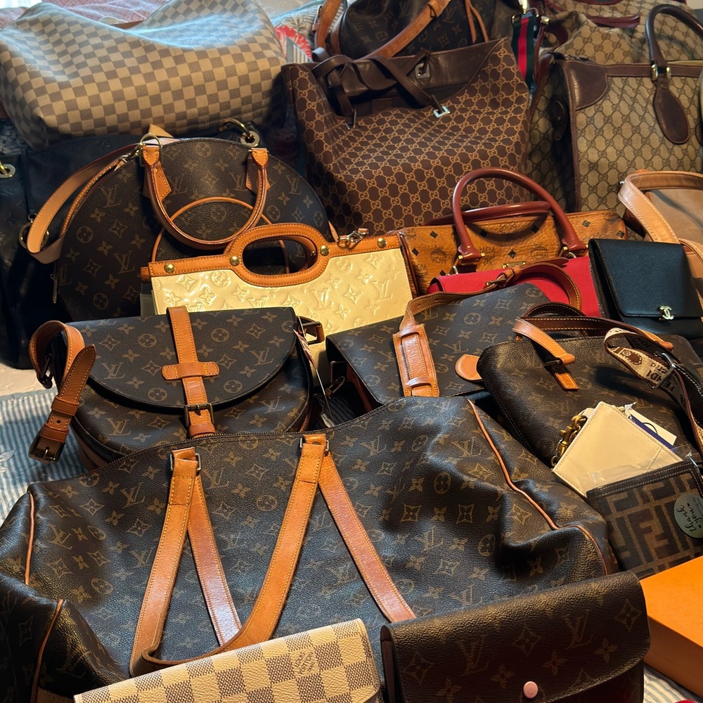 Sharing Yours & Mine Like & Share to Be Notified ✨ - Picture 4 of 12